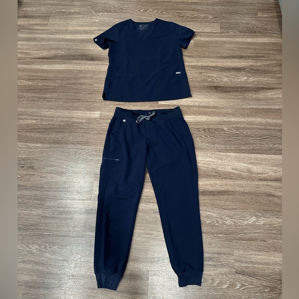 Navy Figs Scrub Set